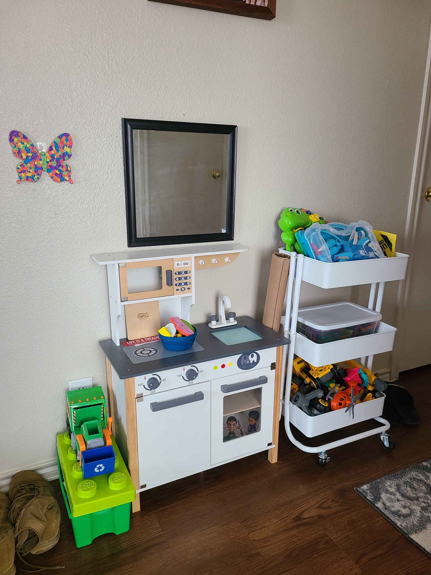 toddler toy area