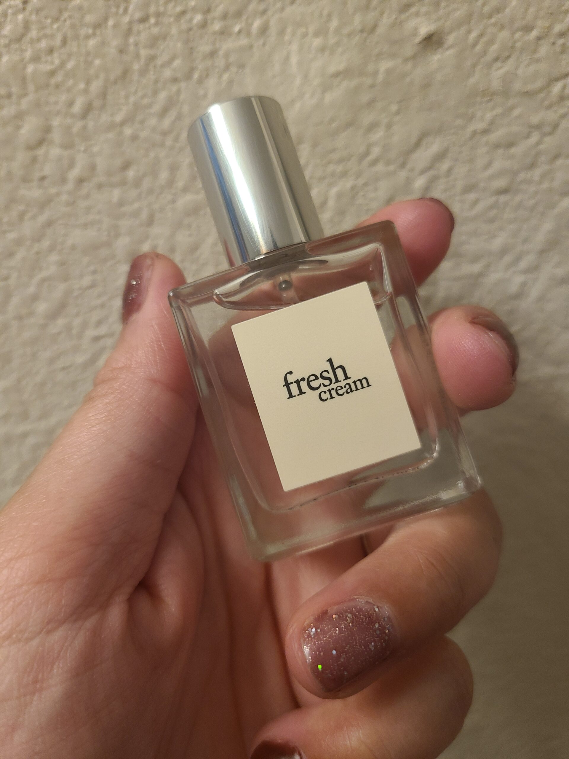 hand and perfume